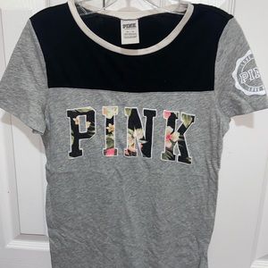 VS Pink Floral logo shirt size xs